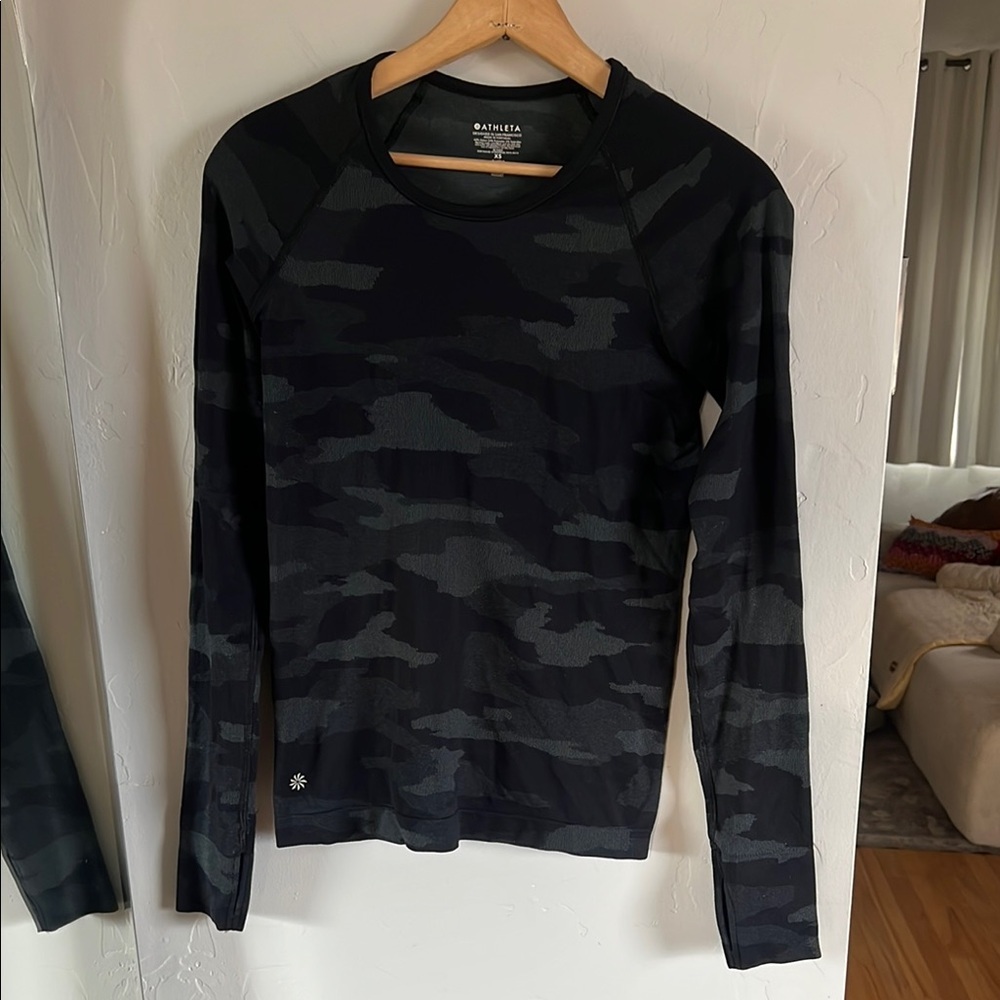 Athleta Dark black/Gray camo Long Sleeve Top